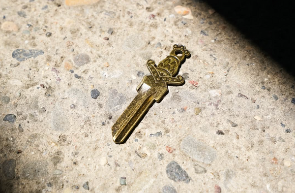 Dagger Key