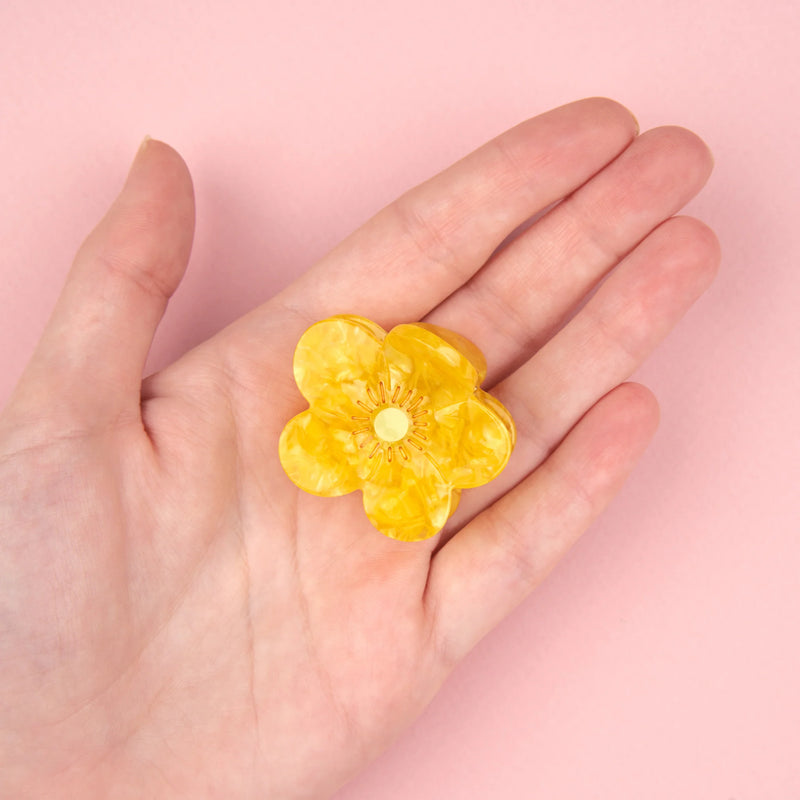 Mini Buttercup Flower Claw