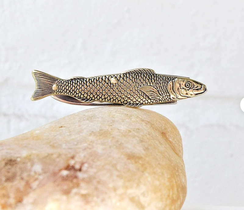 fish carrying hook pocket knife Fish Pocket Knife – Mountainside